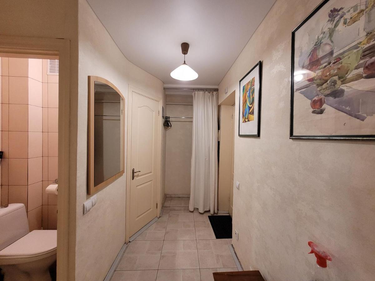 Sunflower Apartment Near Kiev Airport & Railway Station & Center City! Zewnętrze zdjęcie