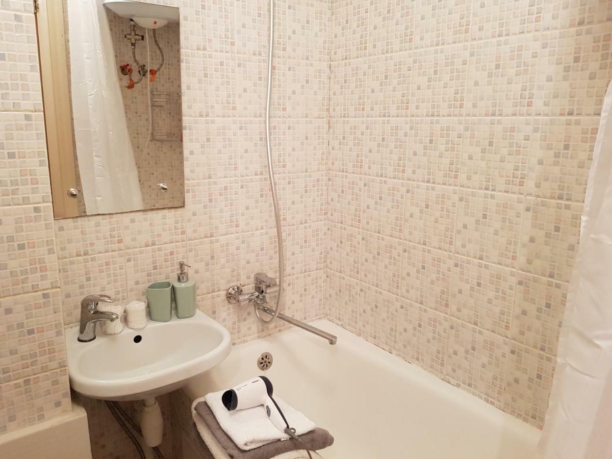 Sunflower Apartment Near Kiev Airport & Railway Station & Center City! Zewnętrze zdjęcie