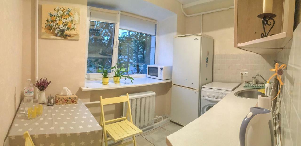 Sunflower Apartment Near Kiev Airport & Railway Station & Center City! Zewnętrze zdjęcie